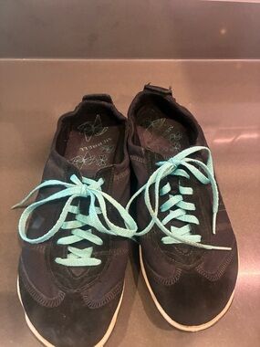 Merrell Black Sneakers with Teal Accent. Lightweight. 9